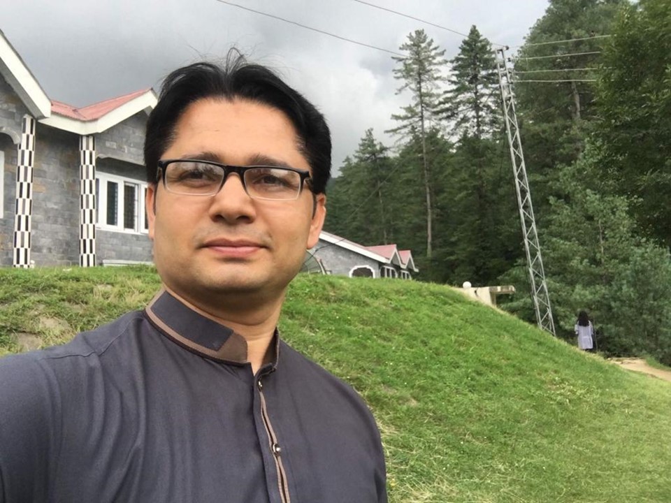 Dr. Mehdi Maqbool
